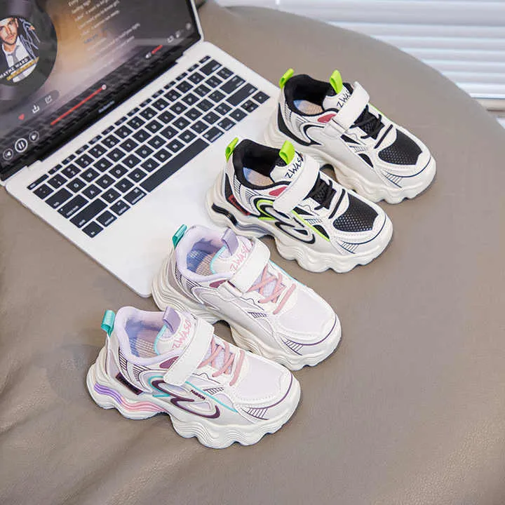 حذاء رياضي sneakers