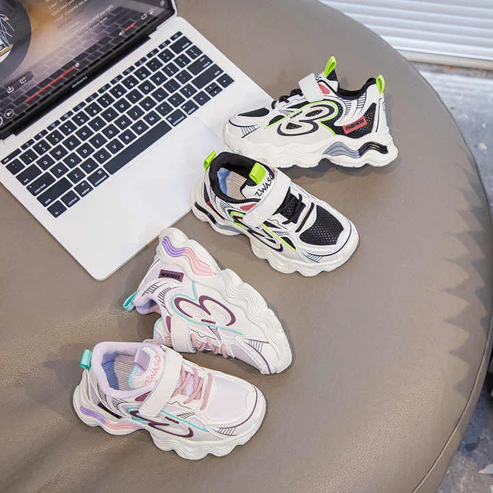 حذاء رياضي sneakers