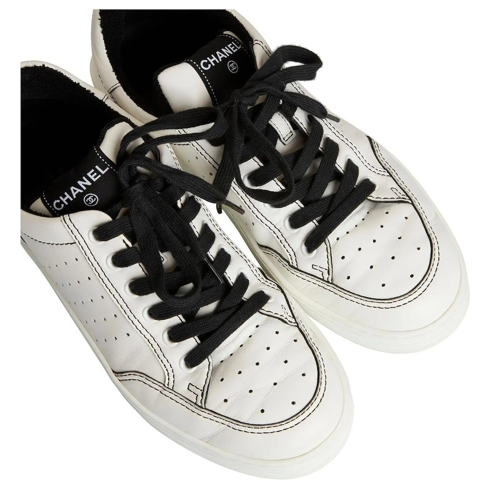 CHANEL CC LOGO LACE-UP LEATHER SNEAKERS