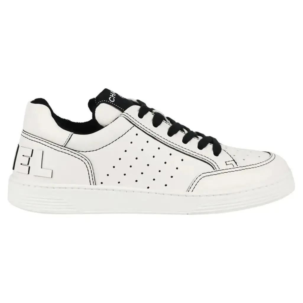 CHANEL CC LOGO LACE-UP LEATHER SNEAKERS