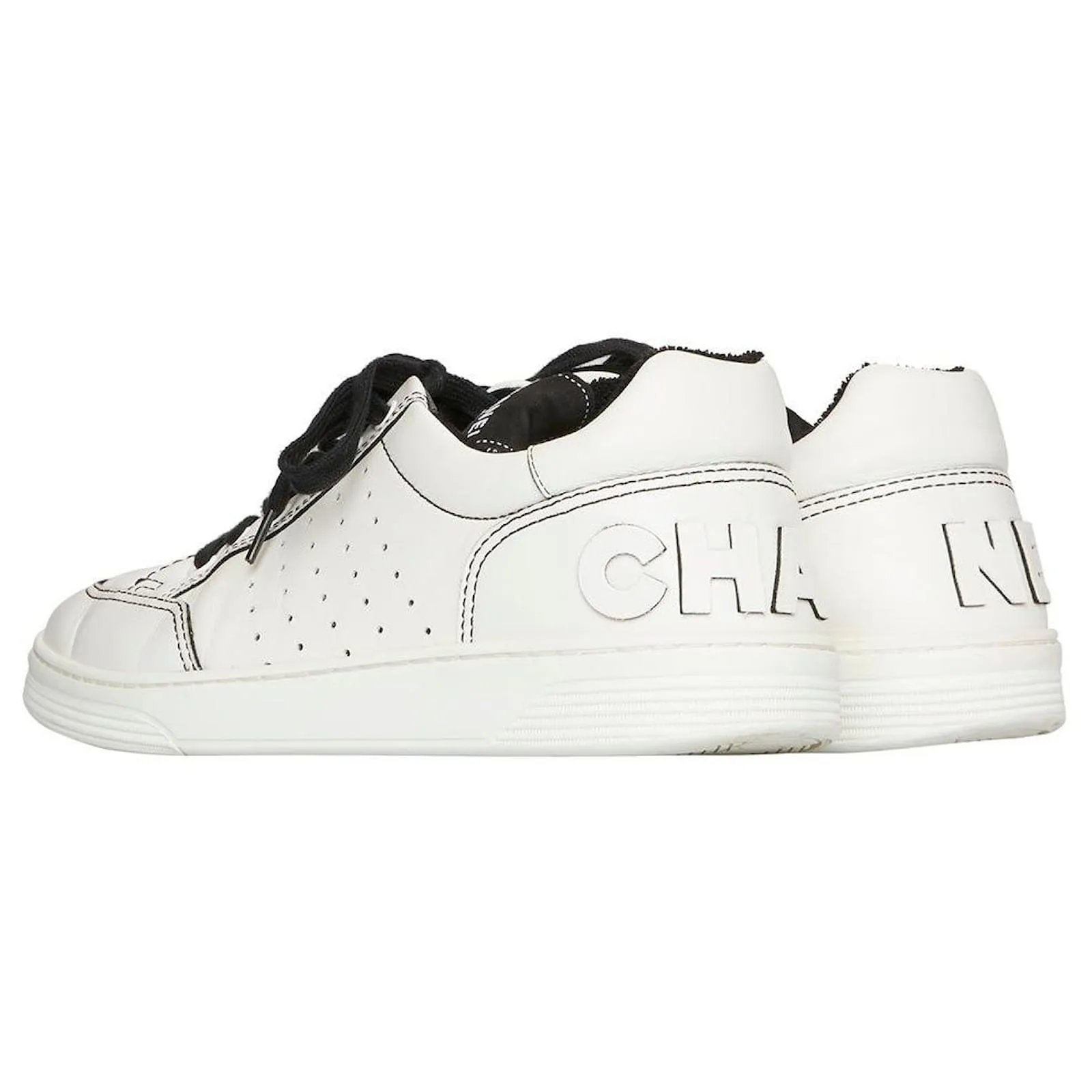 CHANEL CC LOGO LACE-UP LEATHER SNEAKERS